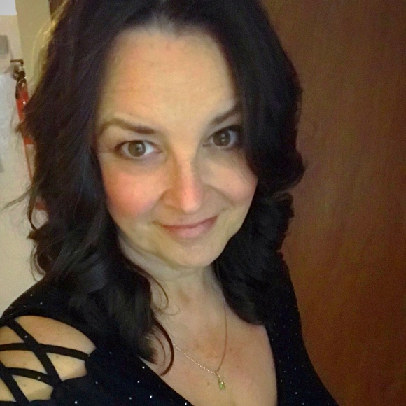 Meet your Posher, Debra - Picture 1 of 1